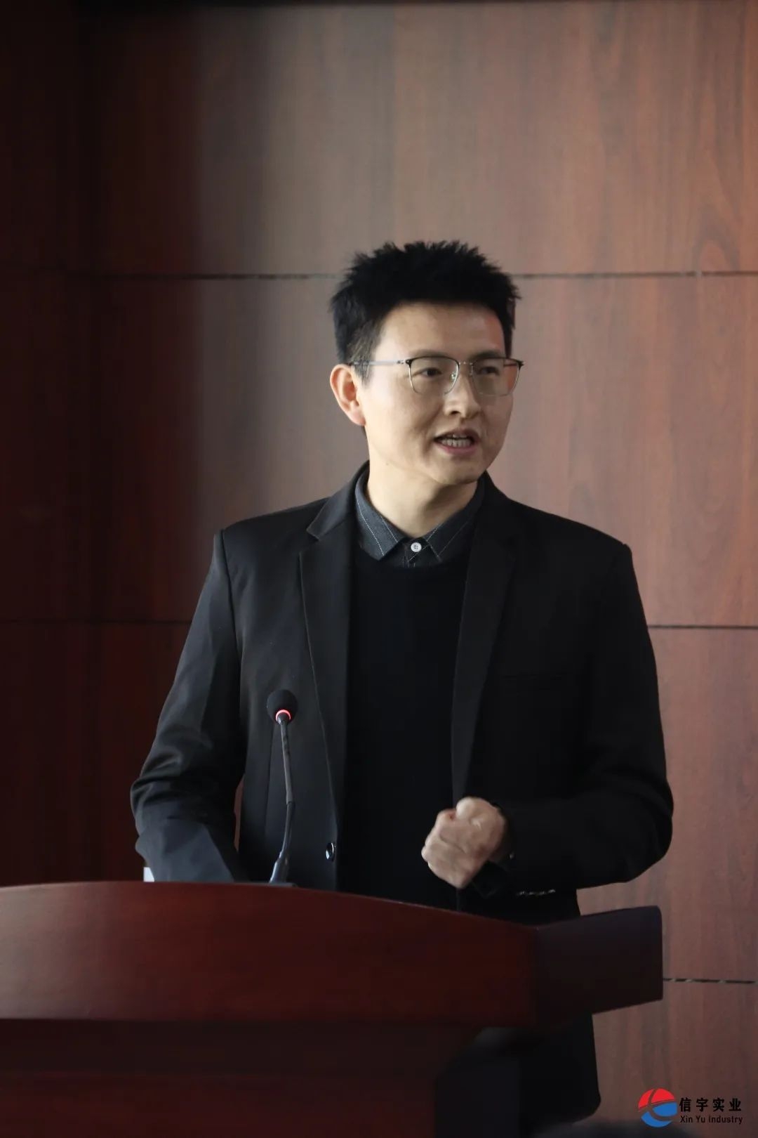 　　西安公司運營總監(jiān)周海龍作報告