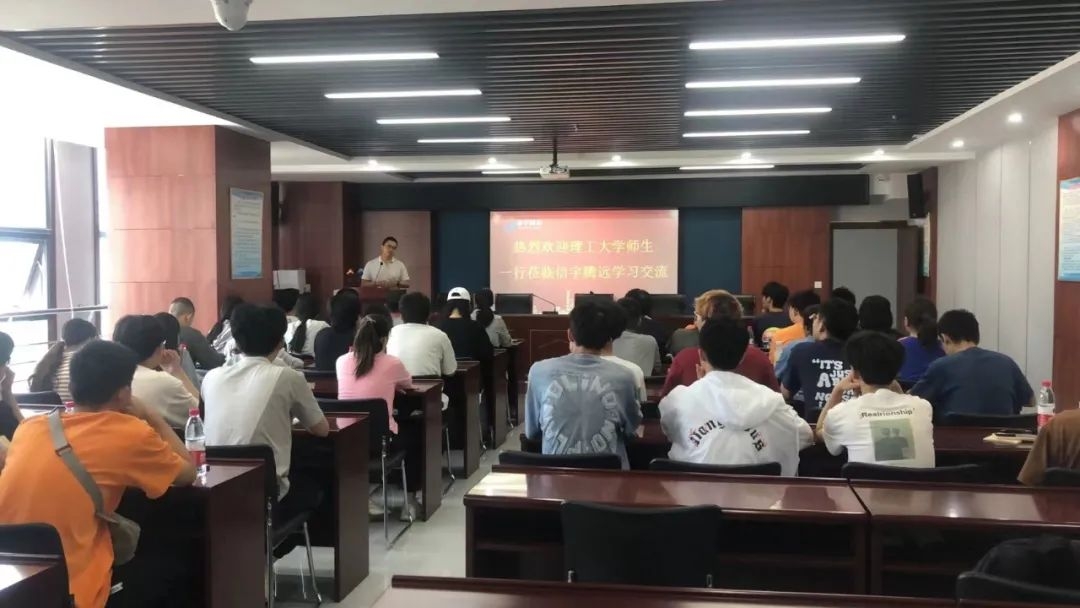 企校共建|西安理工大學(xué)師生走進信宇騰遠參觀交流